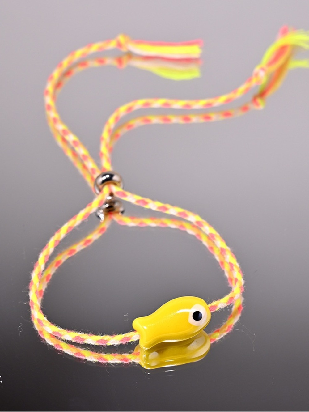 Yellow Fish Bead Friendship Bracelet Q1303 - Picture 2 of 4